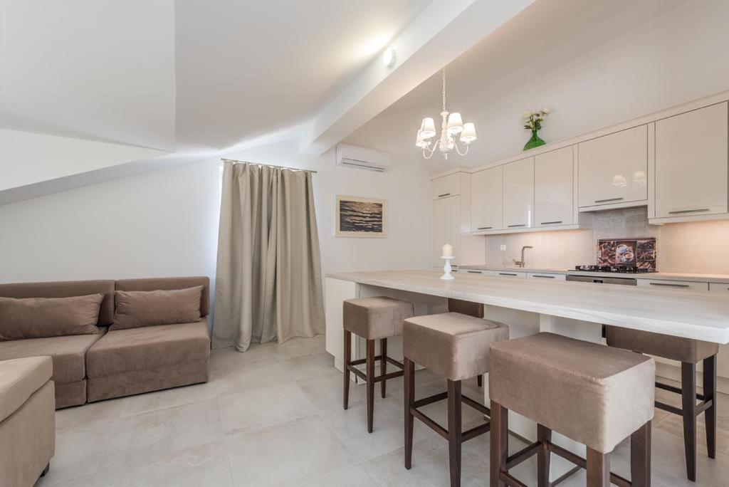 Villa Bella With Pool Новаля Екстериор снимка